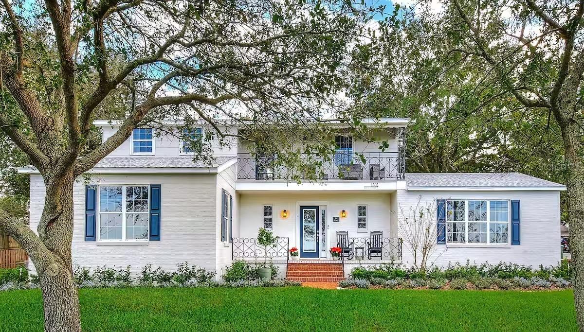 1302 Lake Elbert Dr SE