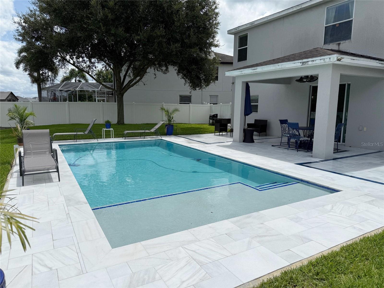 12236 Fairlawn Dr