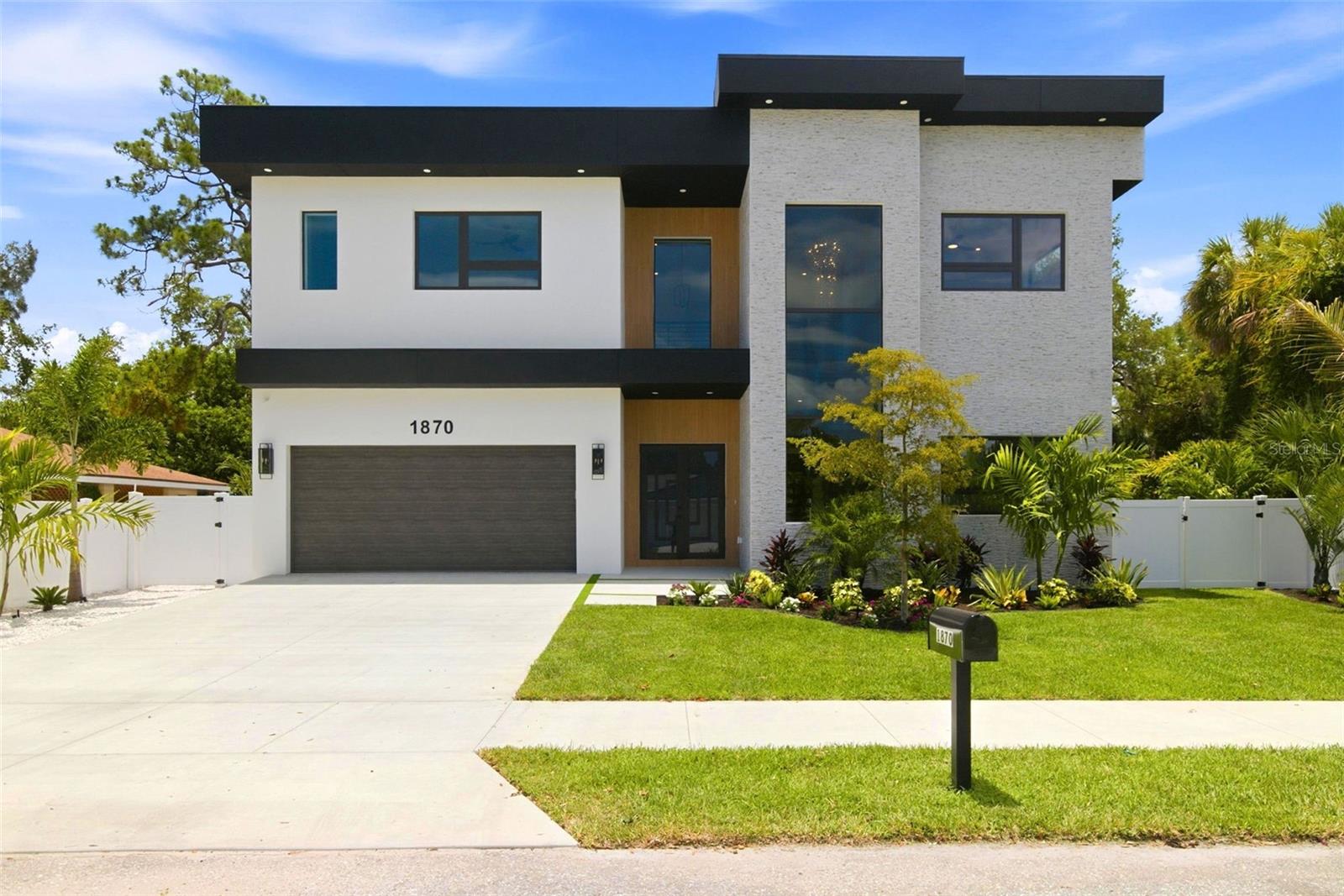 1870 Jasmine Dr