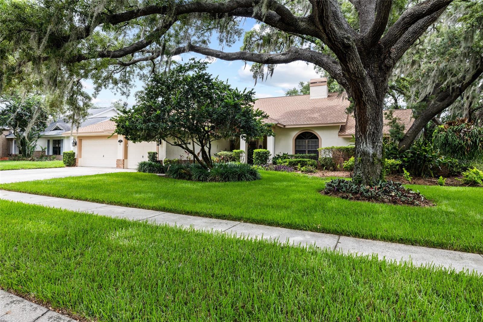 2555 Mason Oaks Dr