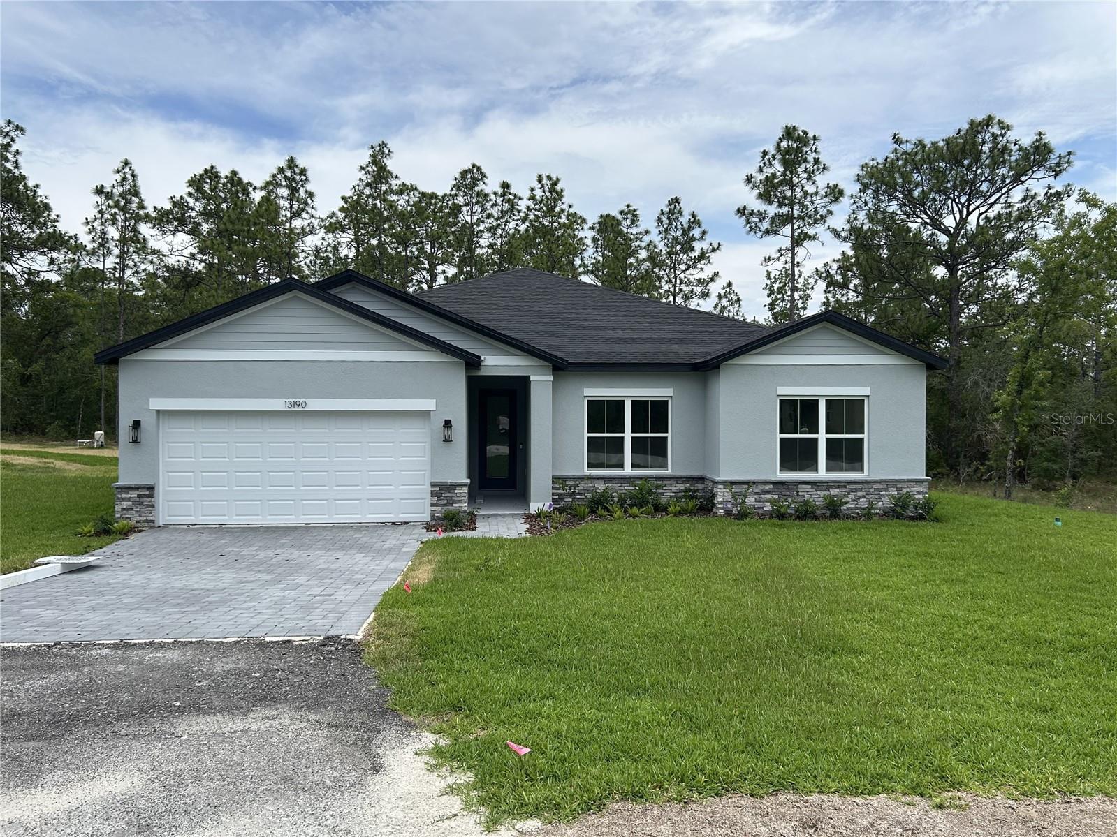 13190 English Fir CT
