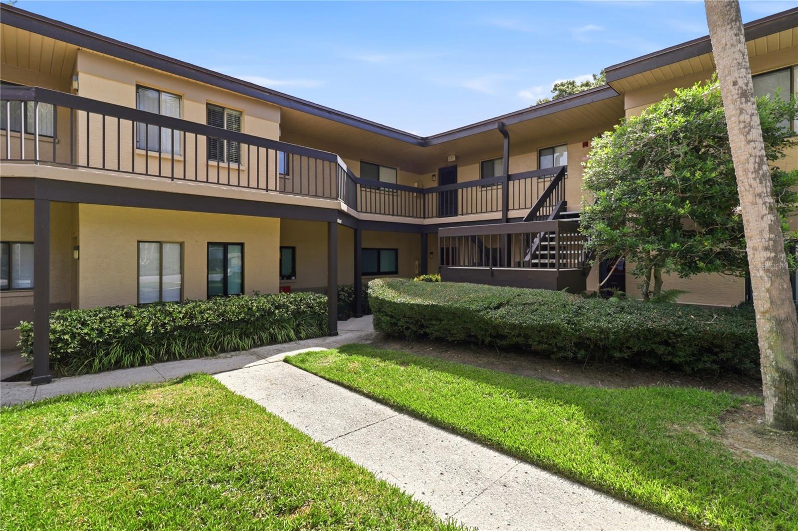 2685 Sabal Springs Cir #105