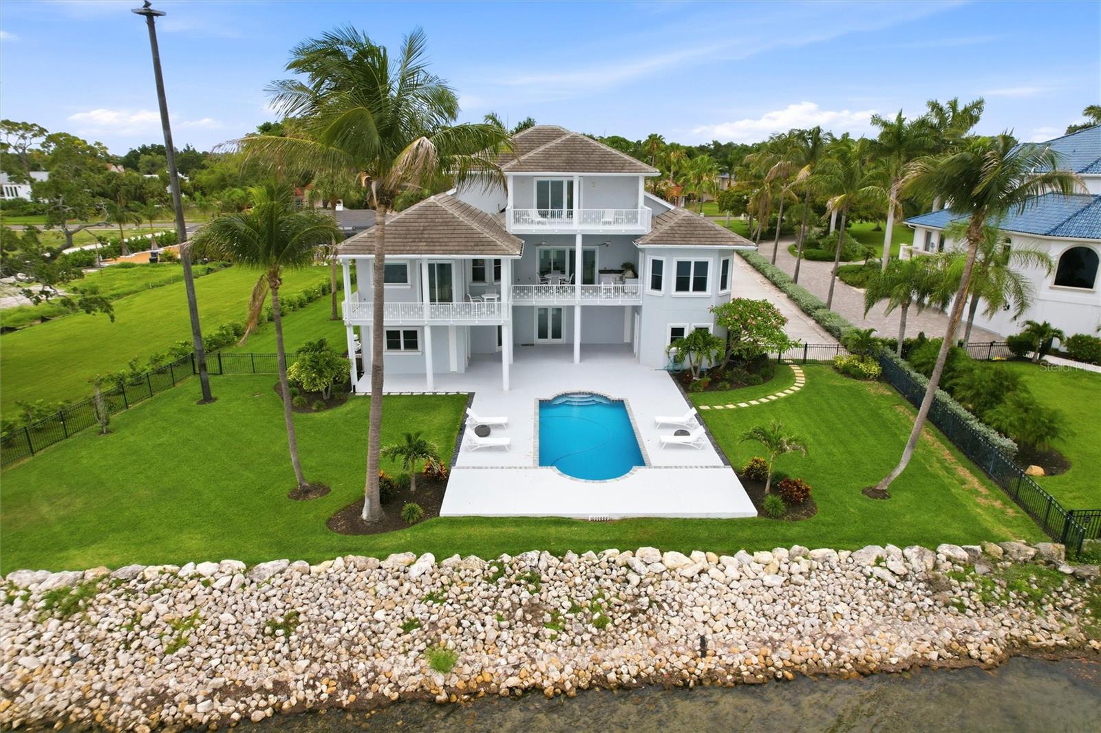 7524 Westmoreland Dr