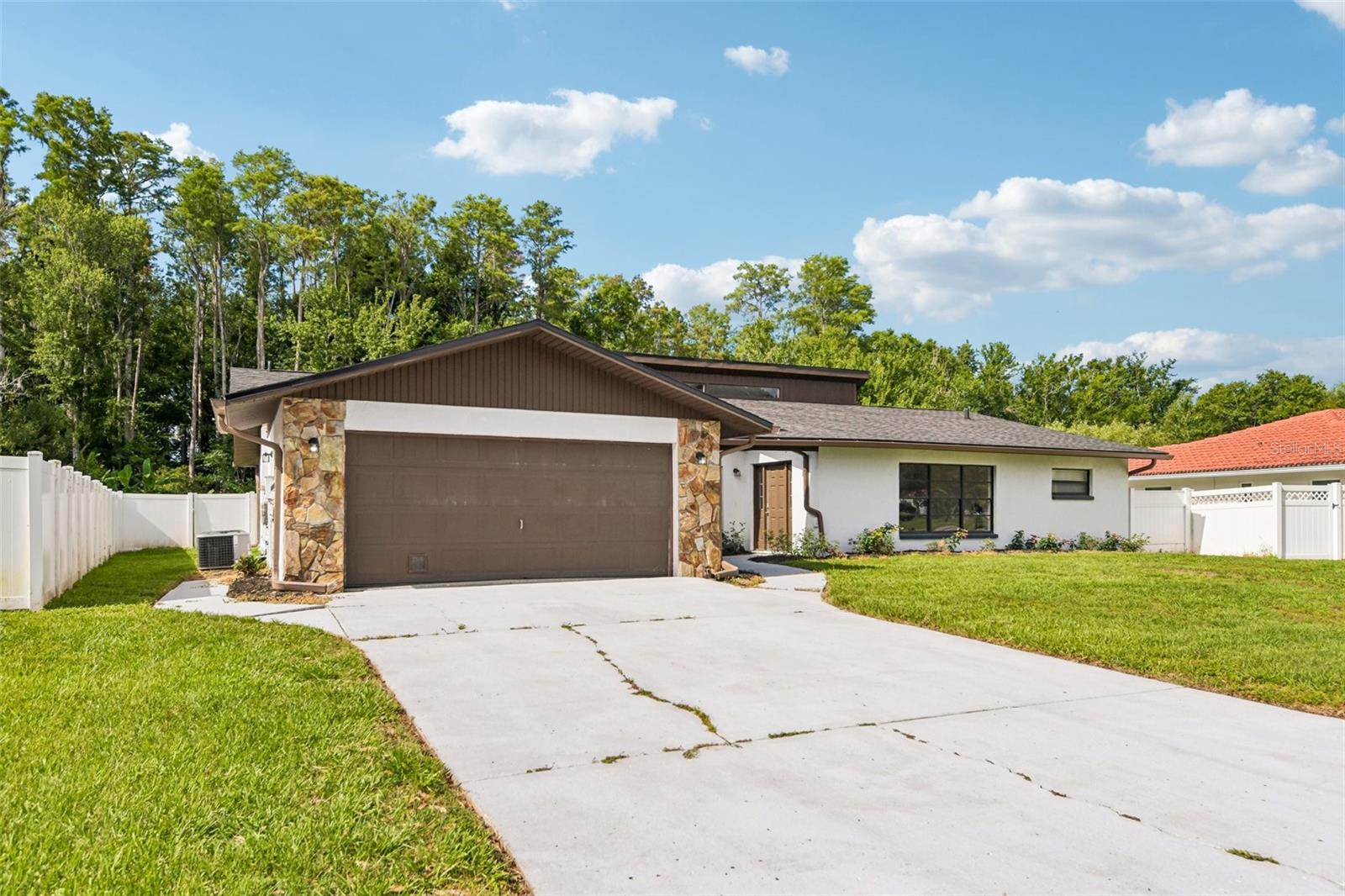 4545 Debbie Ln