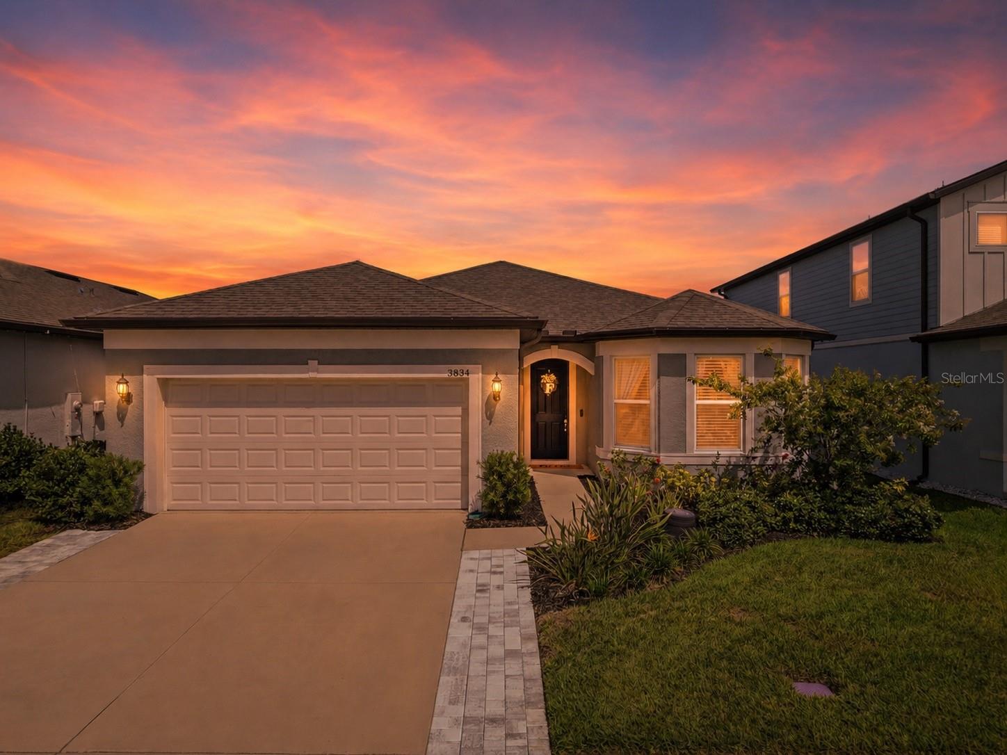 3834 Maple Bay Ln