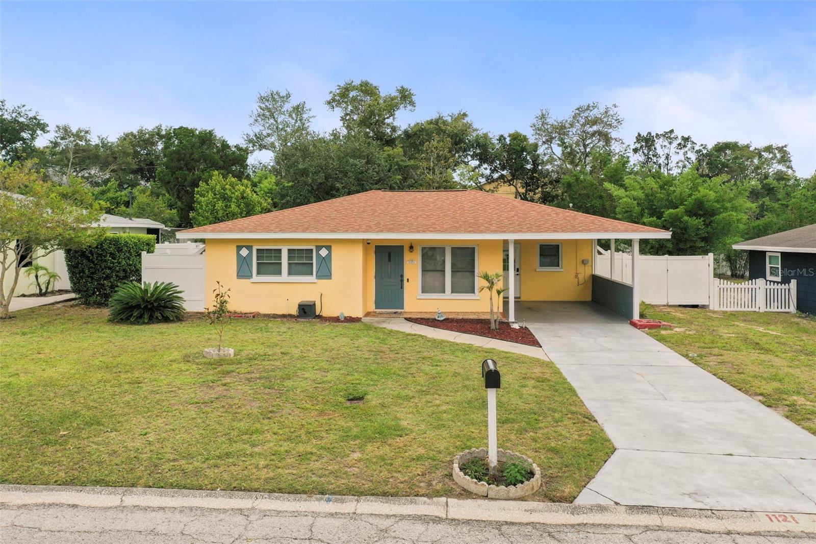 1121 Sunnydale Dr