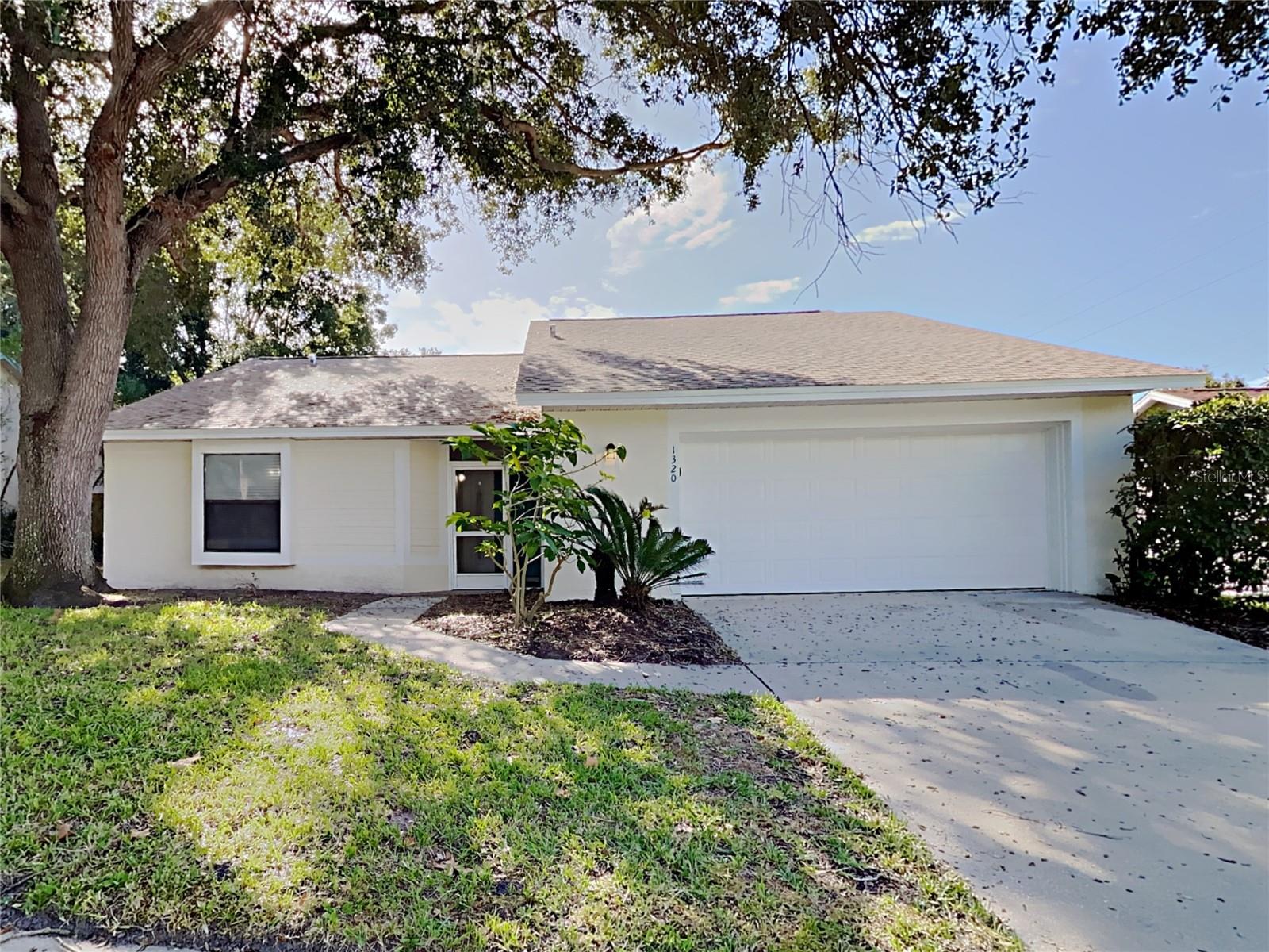 1320 Noell Blvd