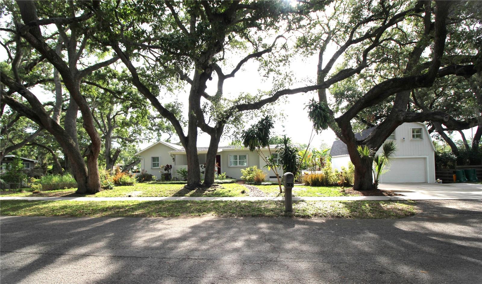 2436 Navarez Ave