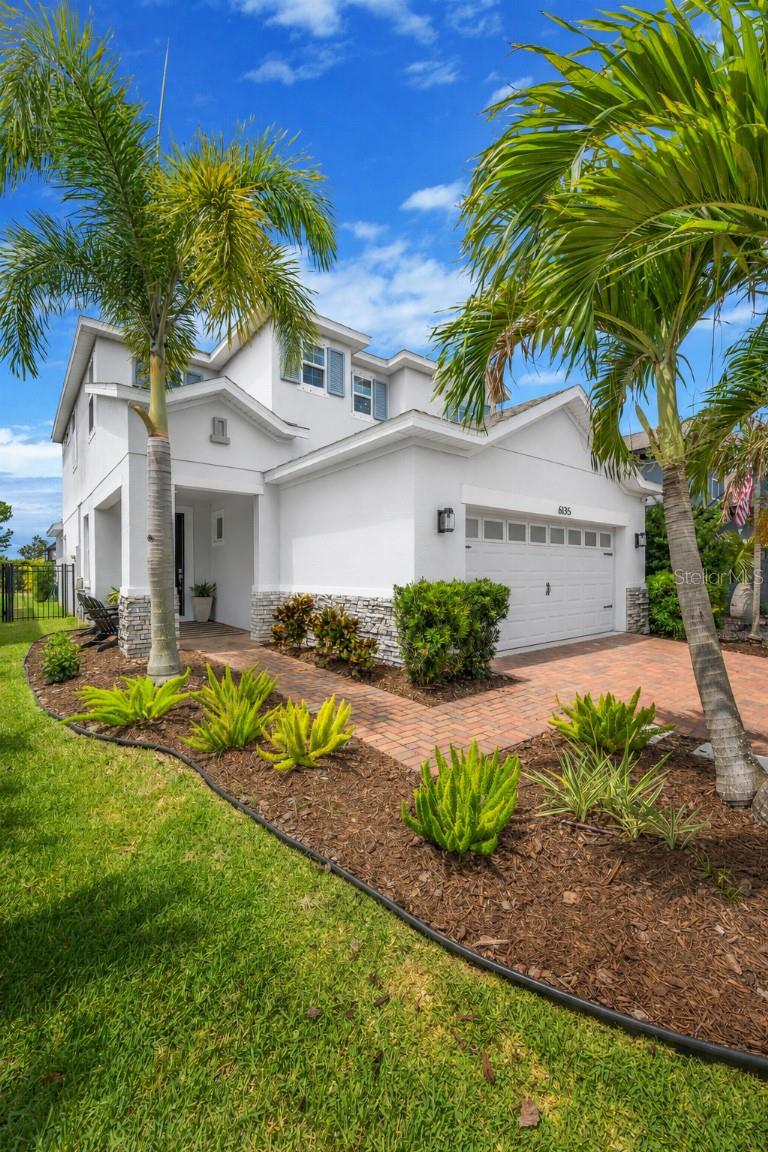 6135 Voyagers Pl