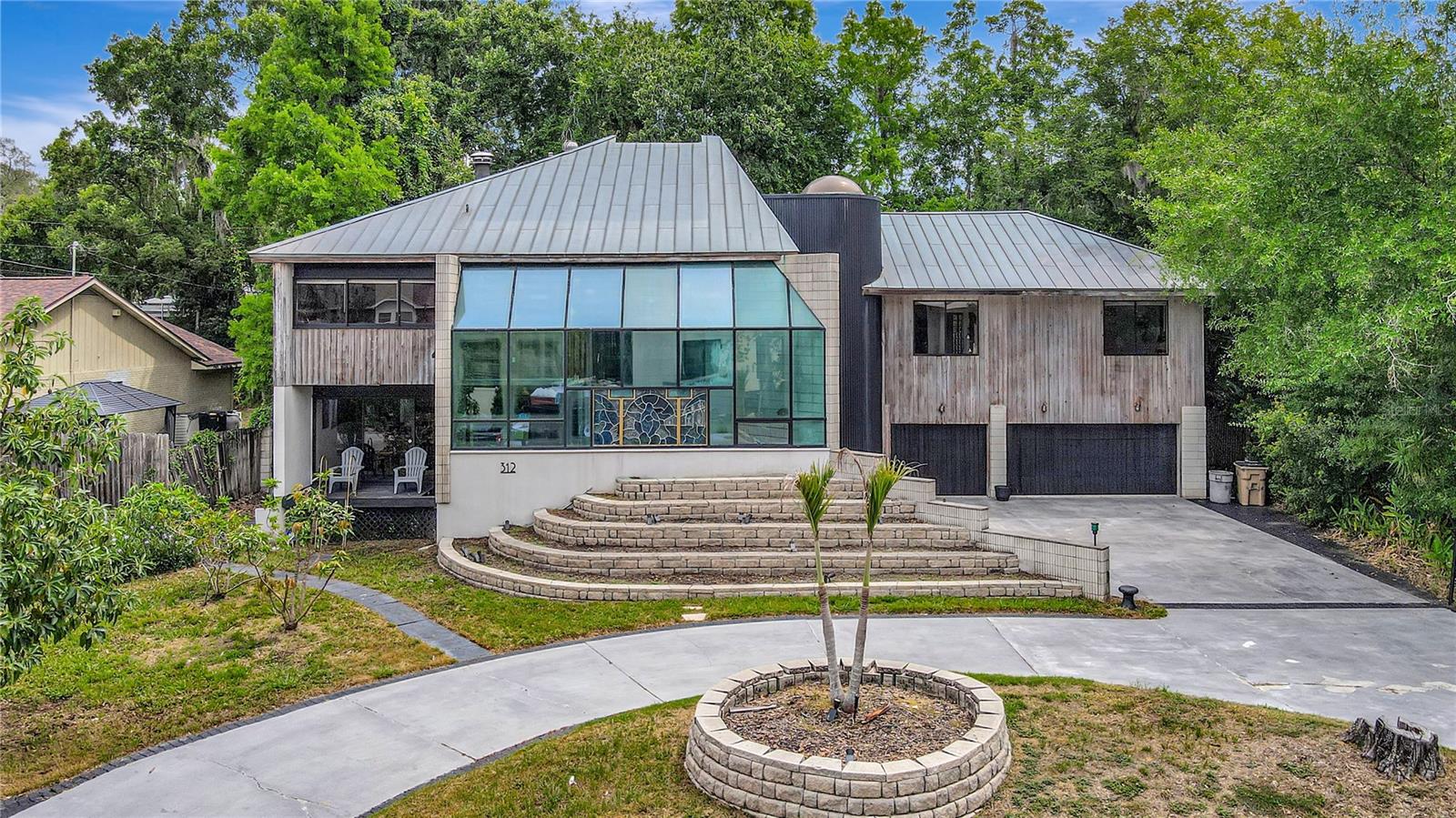 312 S Riverhills Dr