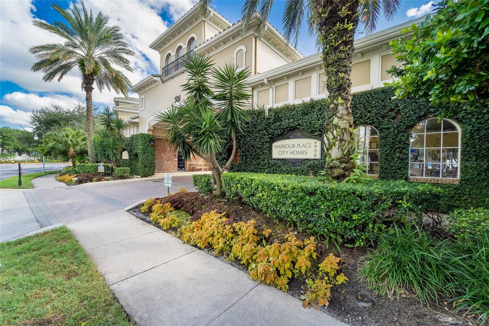 501 Knights Run Ave #5102