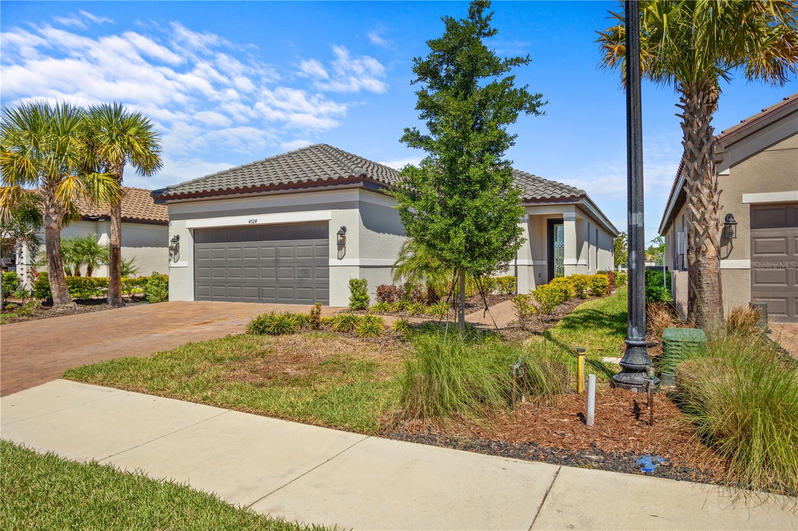 4724 Crestpoint Way