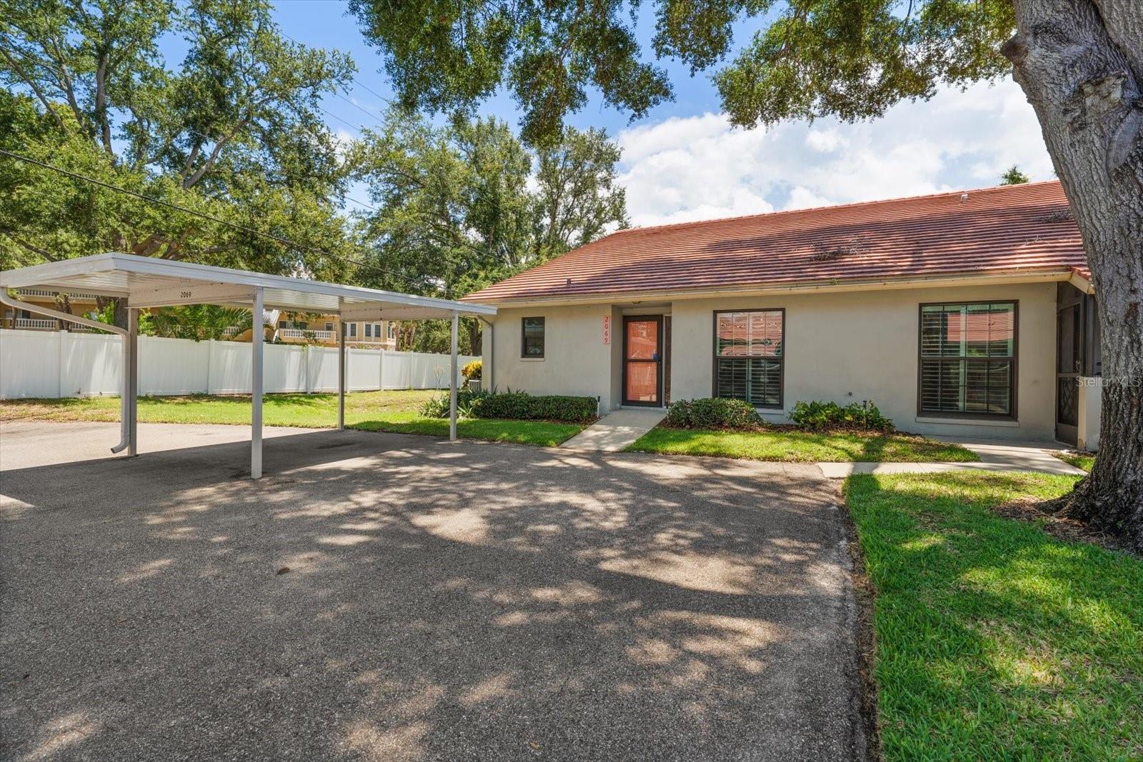 2069 Lakeview Dr