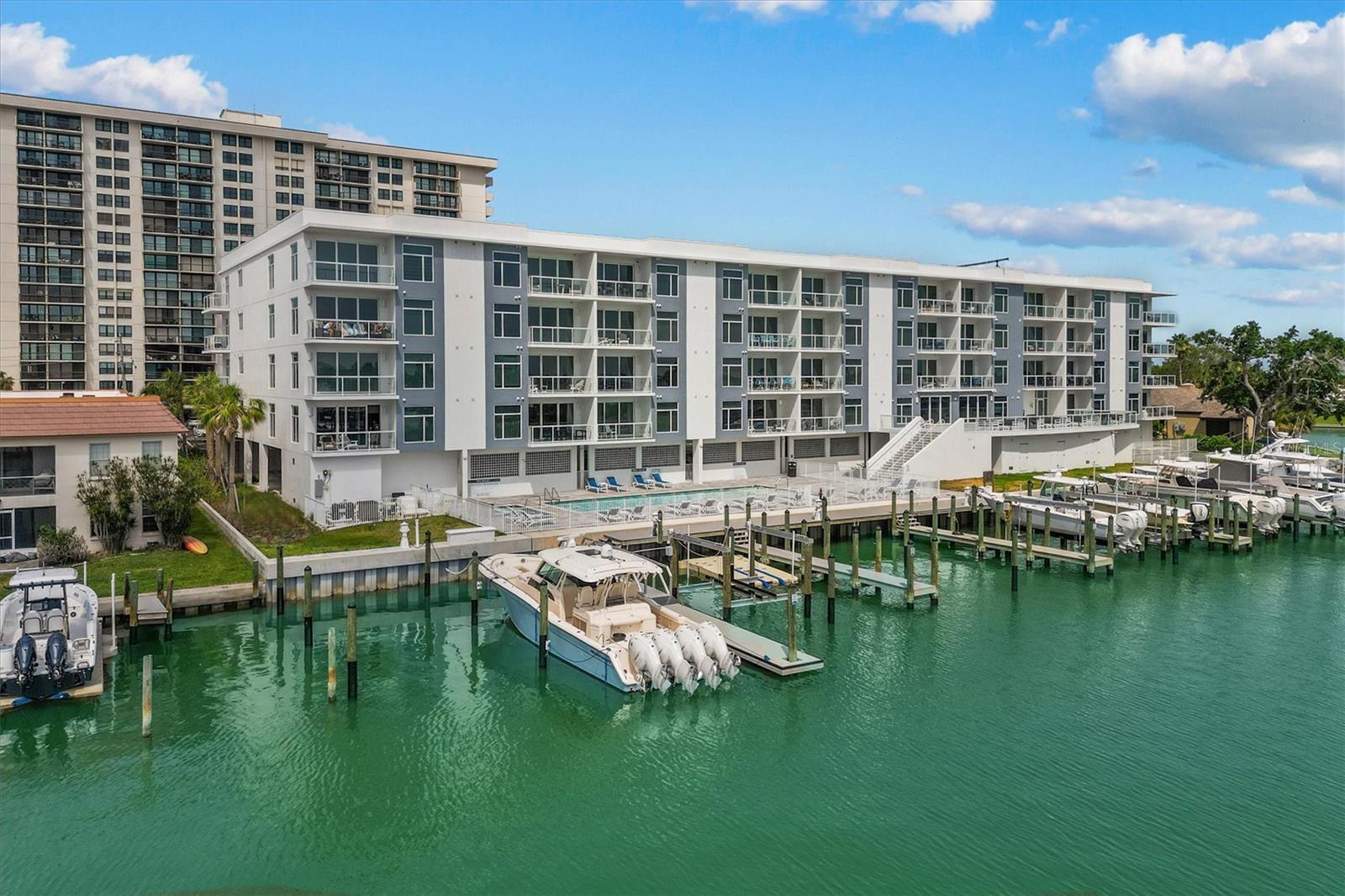 415 Island Way #311