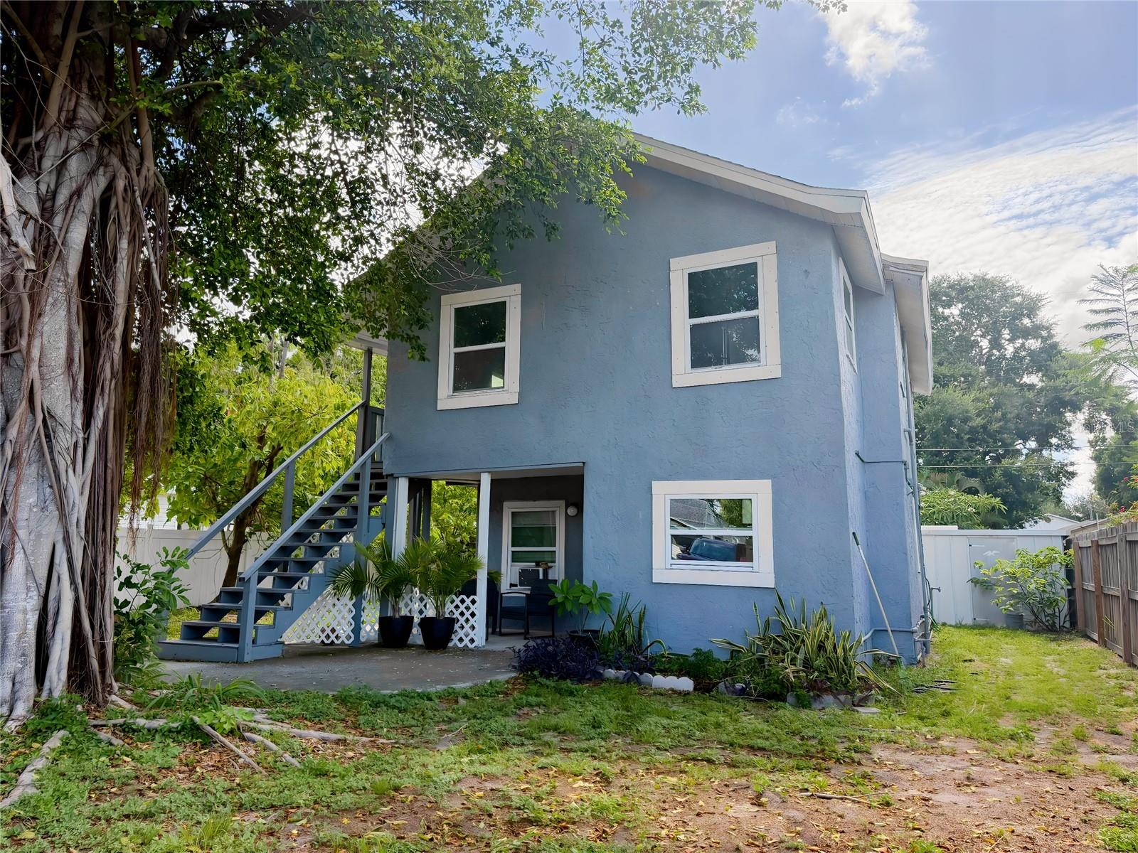 1208 17th St N
