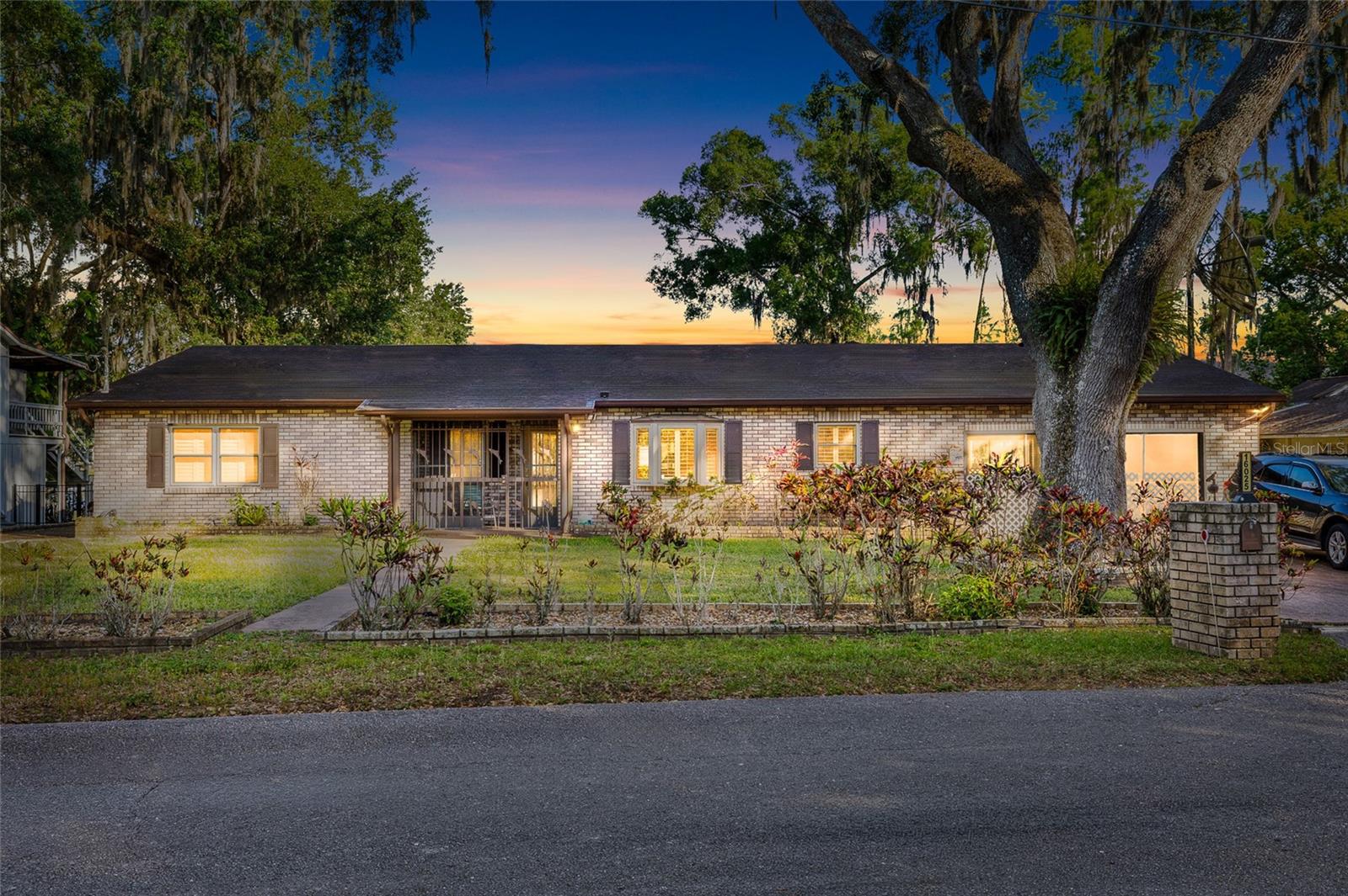 16025 Chastain Rd