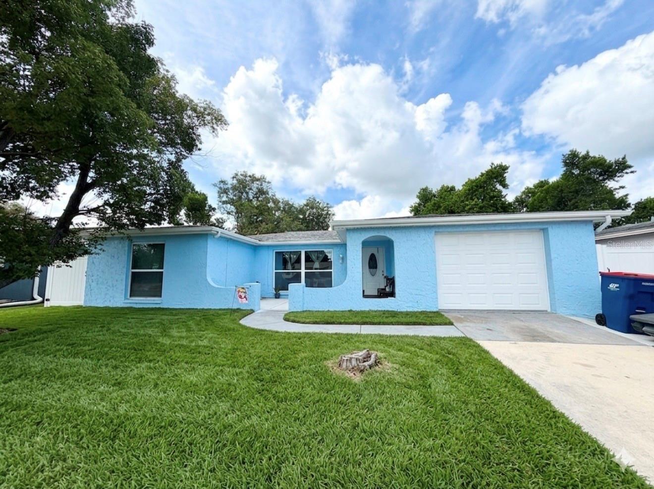 7040 Fox Hollow Dr