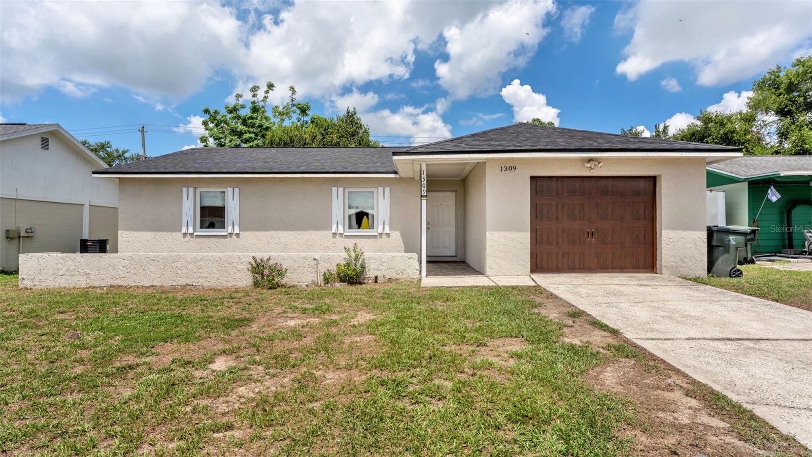 1309 Cinnamon Way W