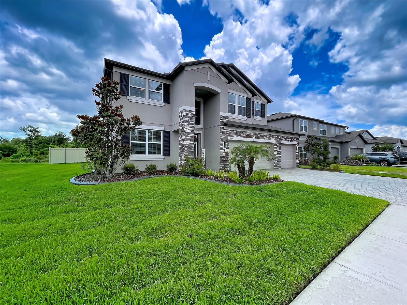 12093 Nouveau Ave