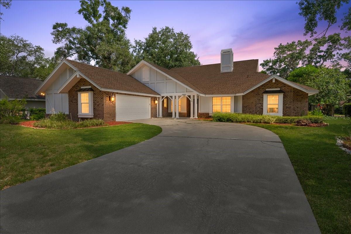 136 Sheffield Cir E
