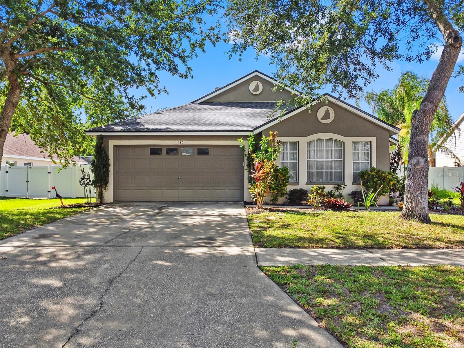 1239 Avonwood CT