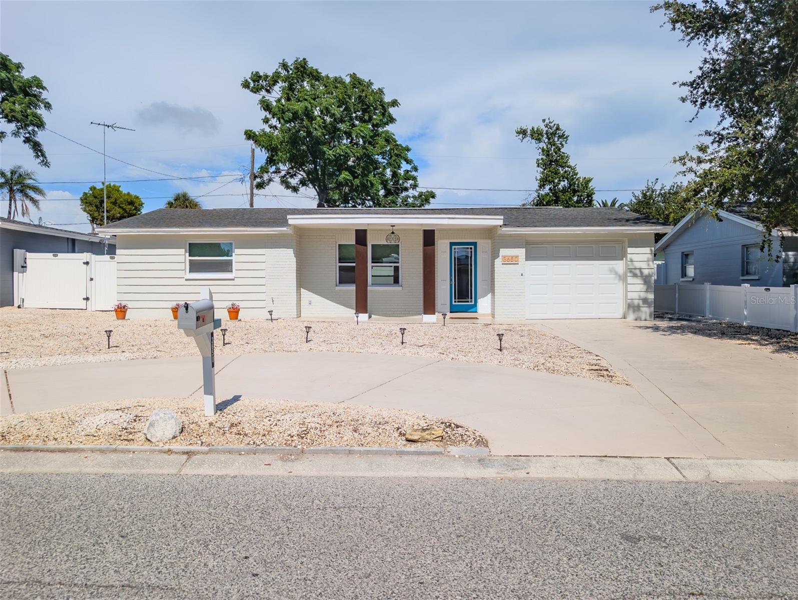 3650 Kingsbury Dr