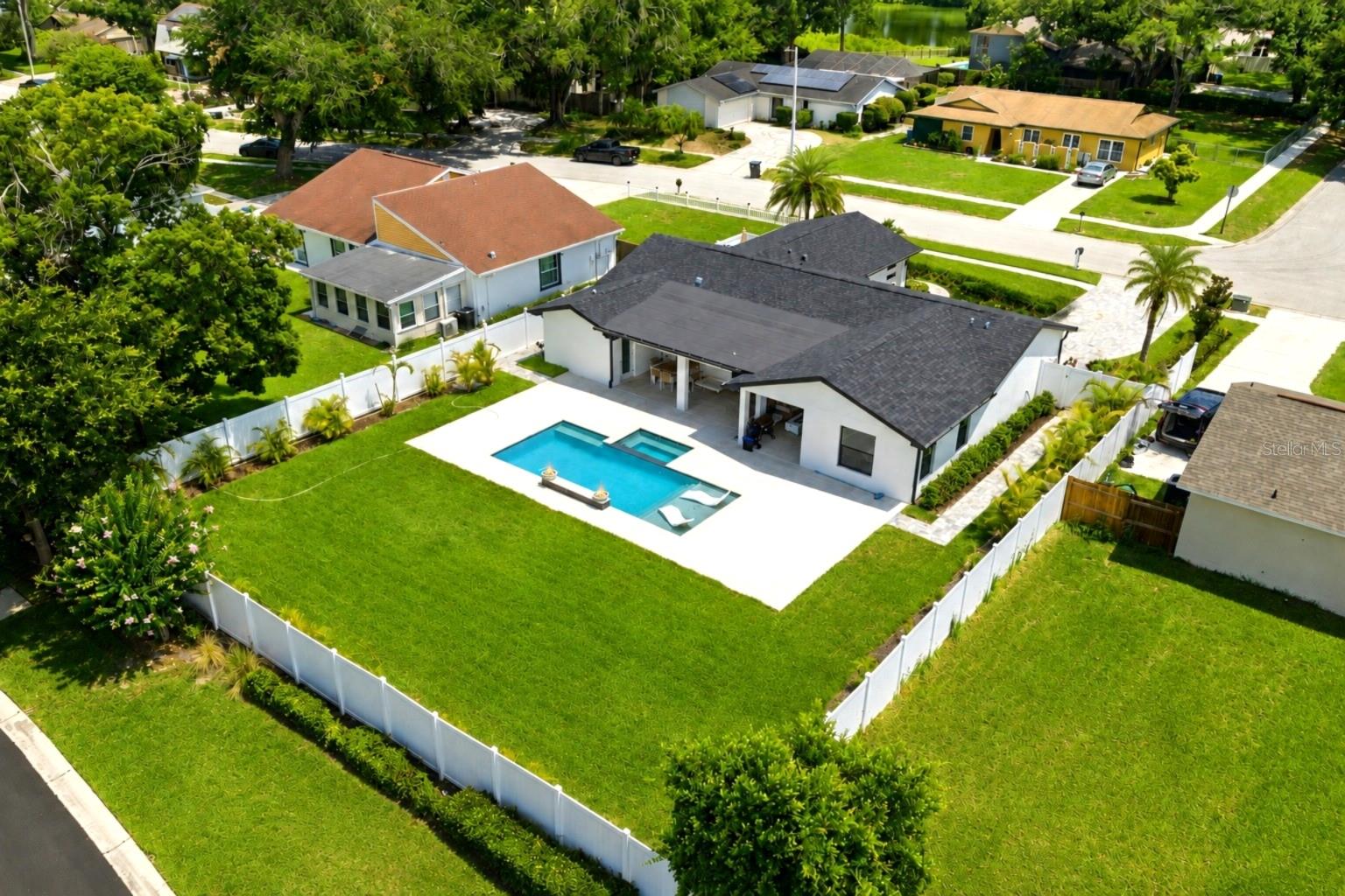 906 Samy Dr