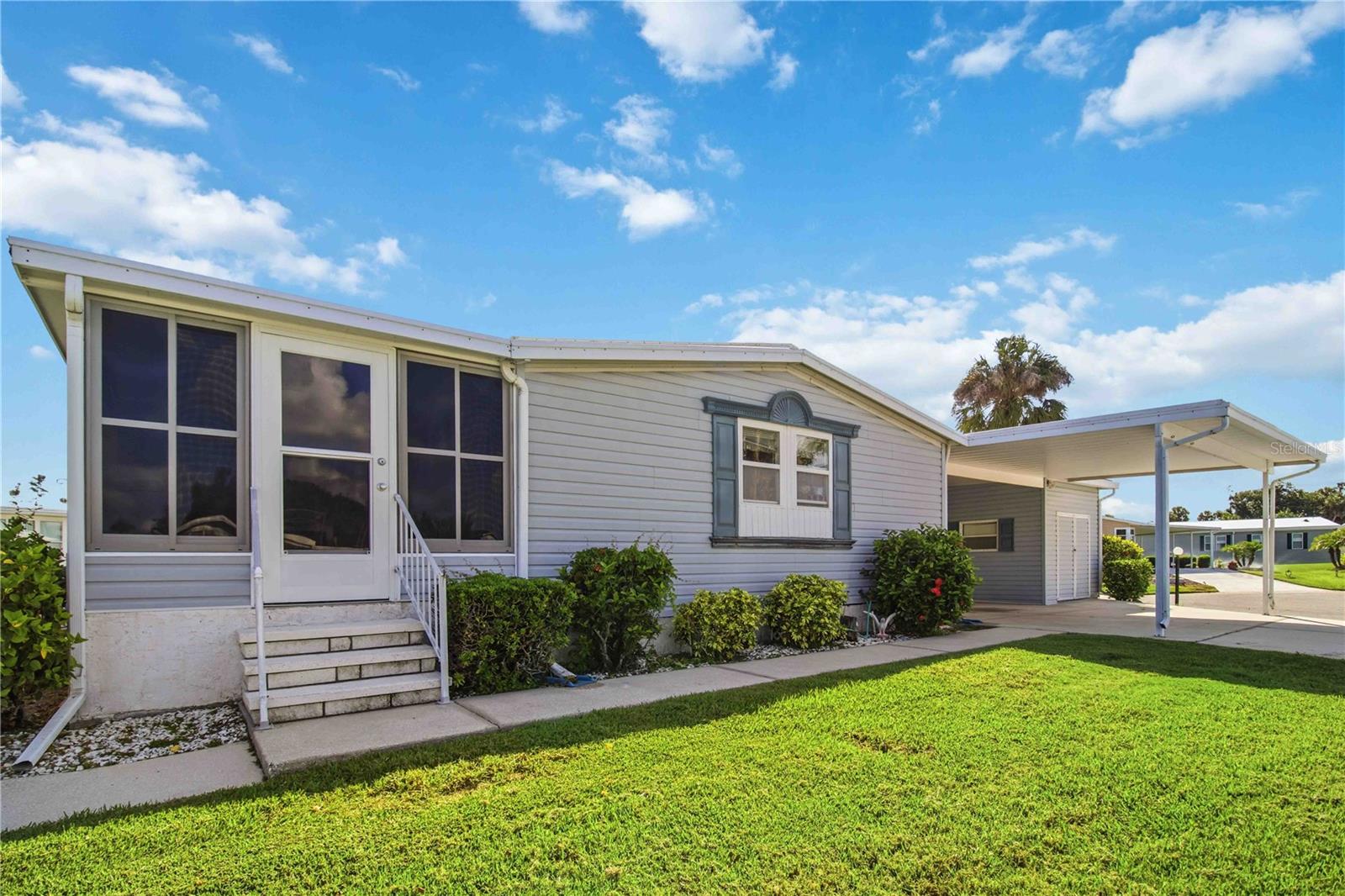 8476 Imperial Cir