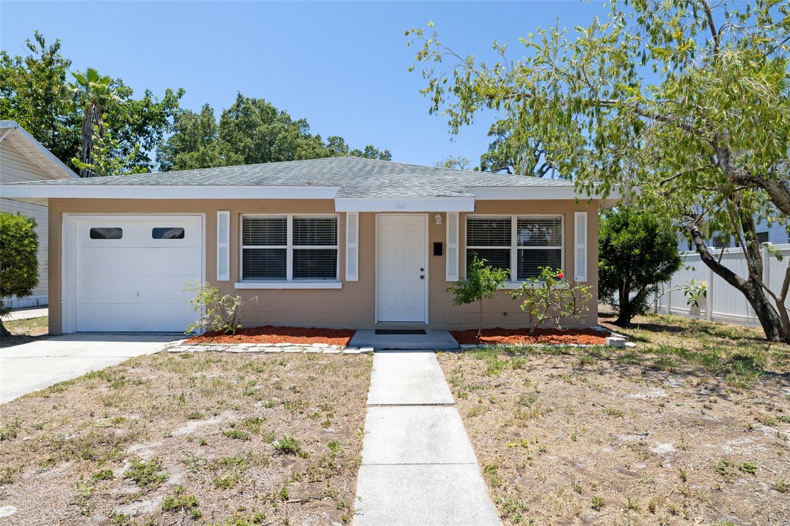 808 26th St W