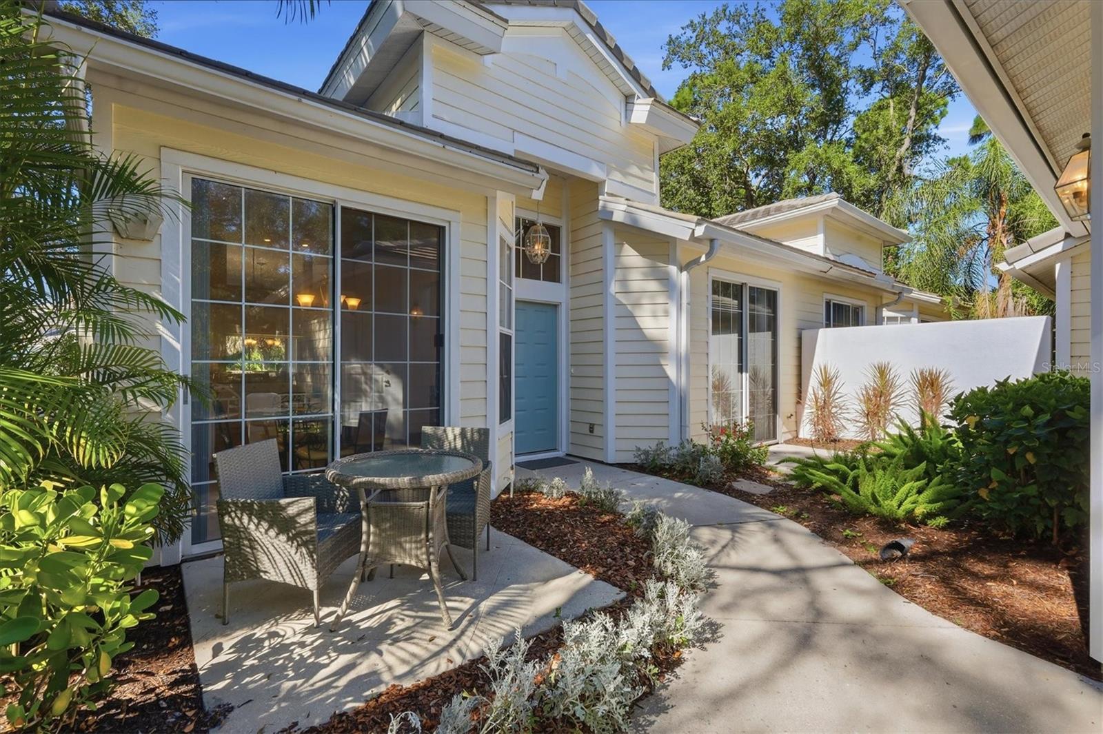 7906 Whitebridge Gln
