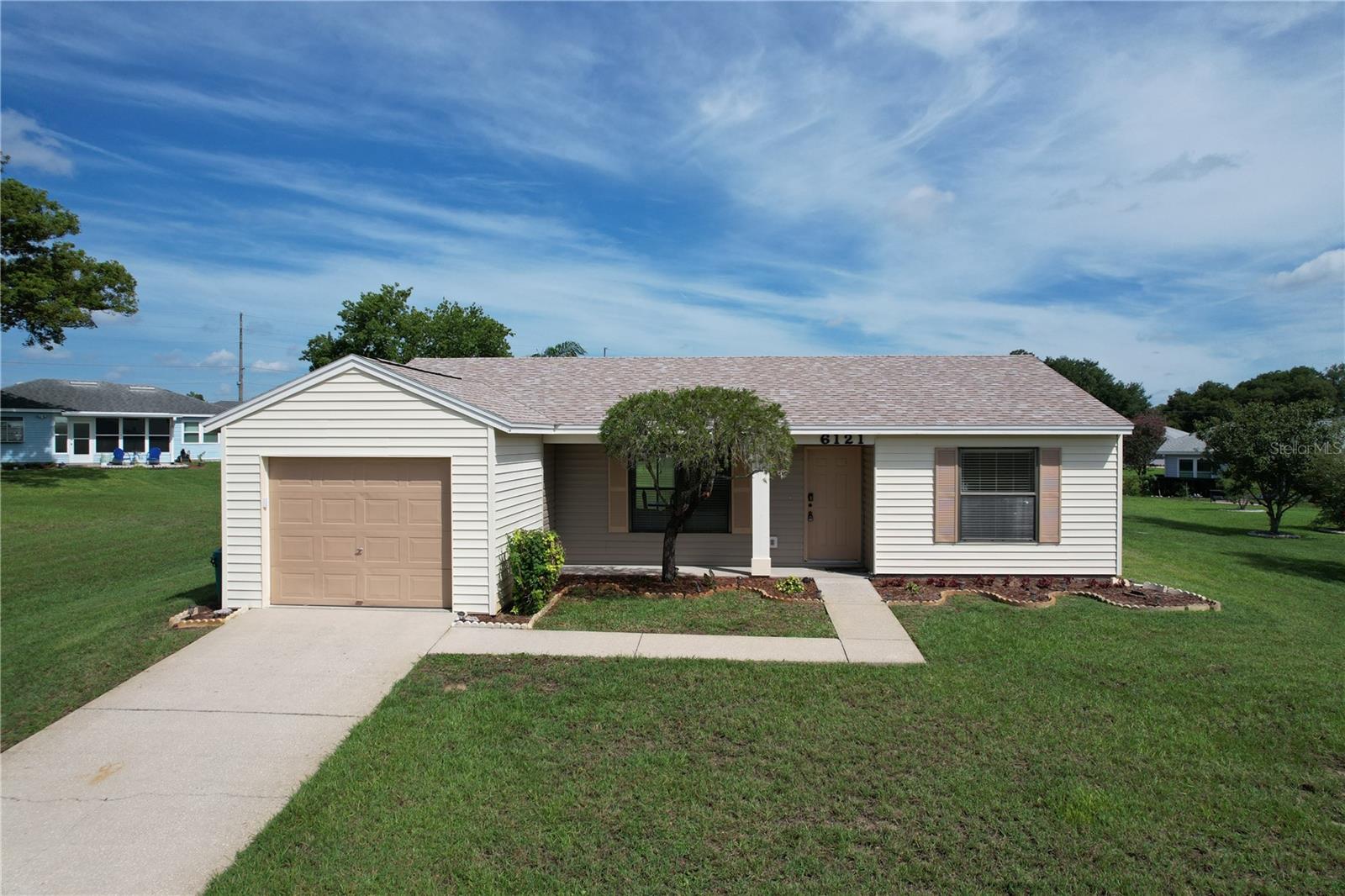 6121 Kittiwake Dr