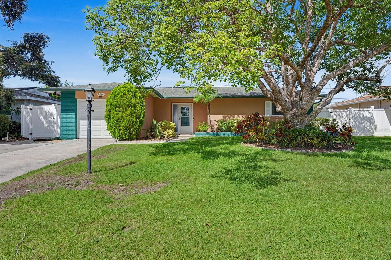2061 Fair Oak Dr