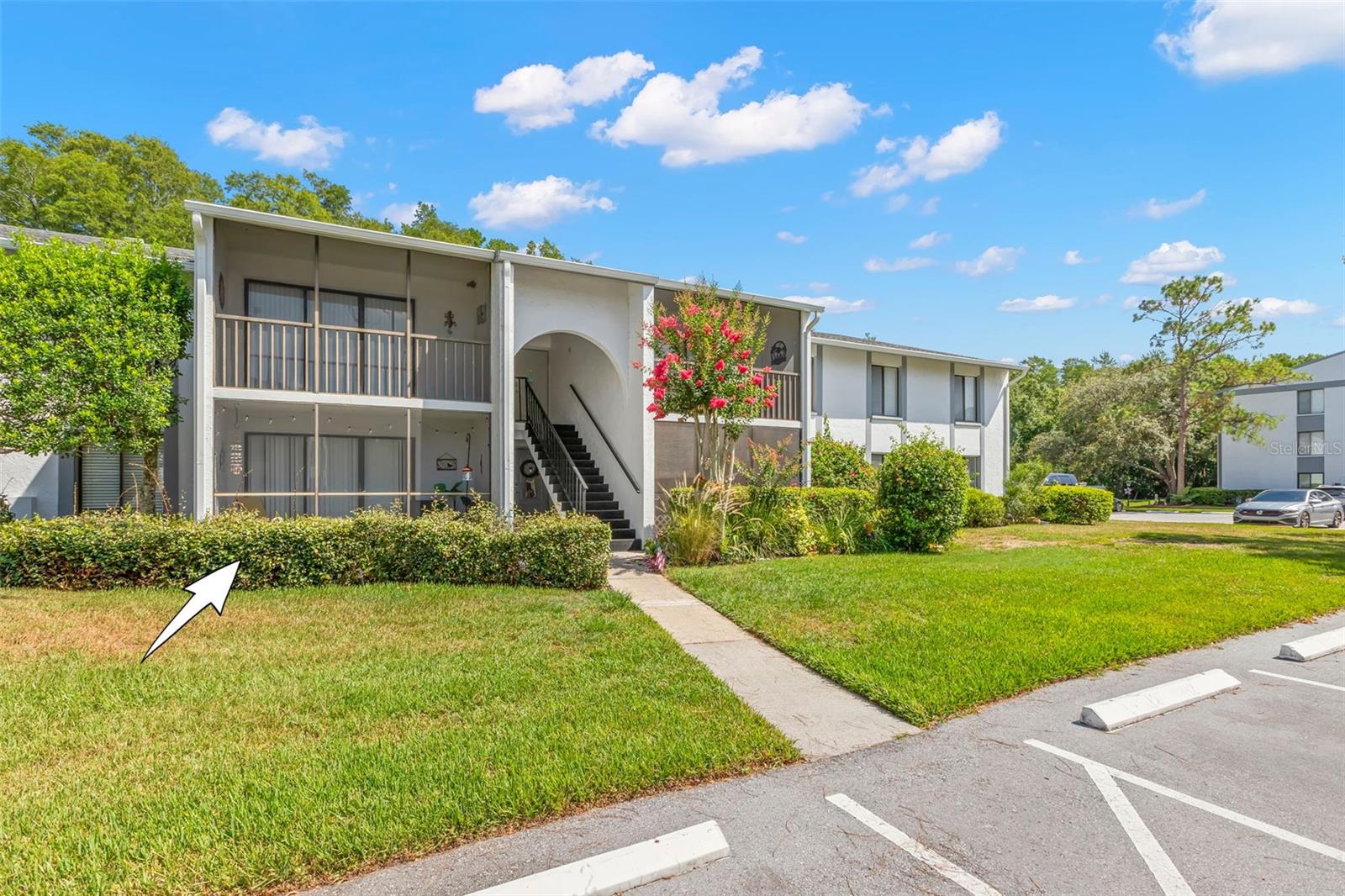 1290 Pine Ridge Cir E #E1