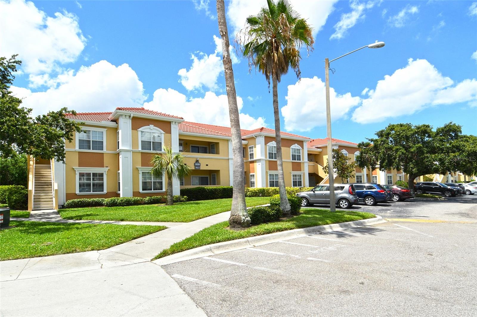 1010 Villagio Cir #201