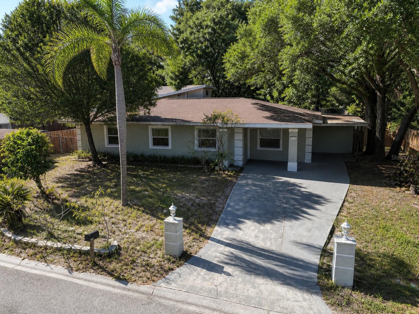 8618 Grandview Dr