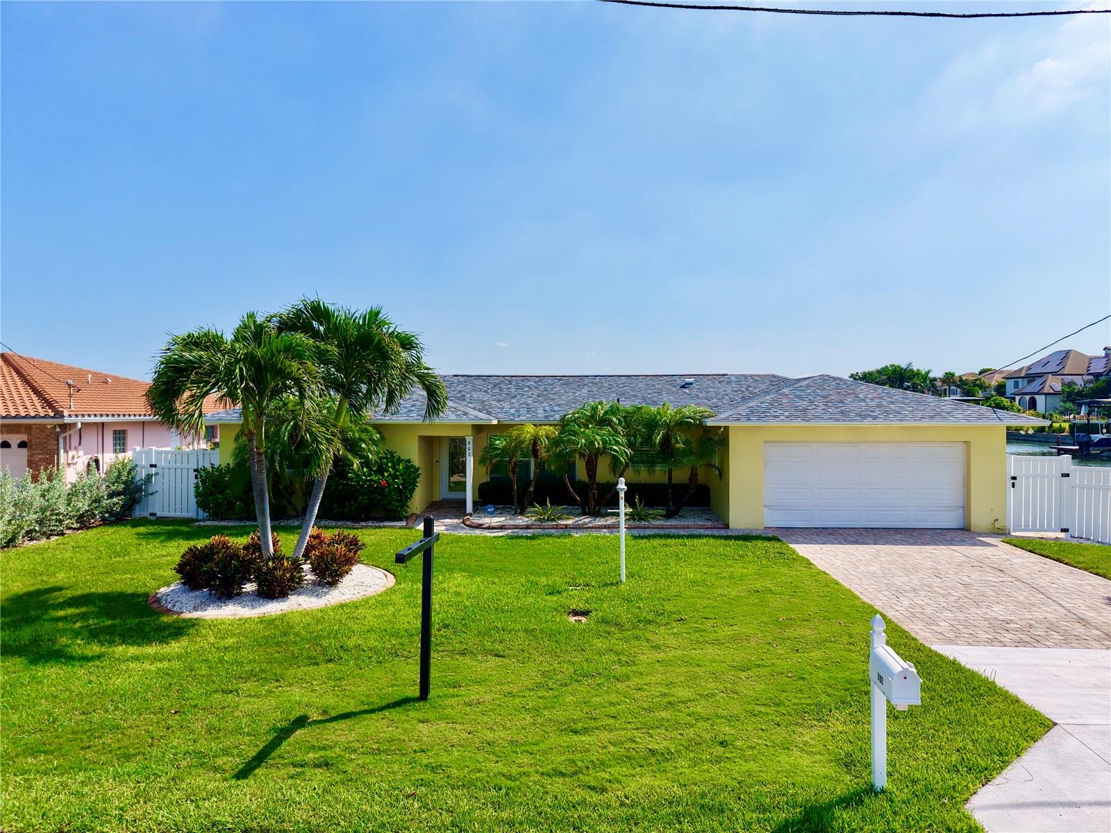 902 Oakwood Dr