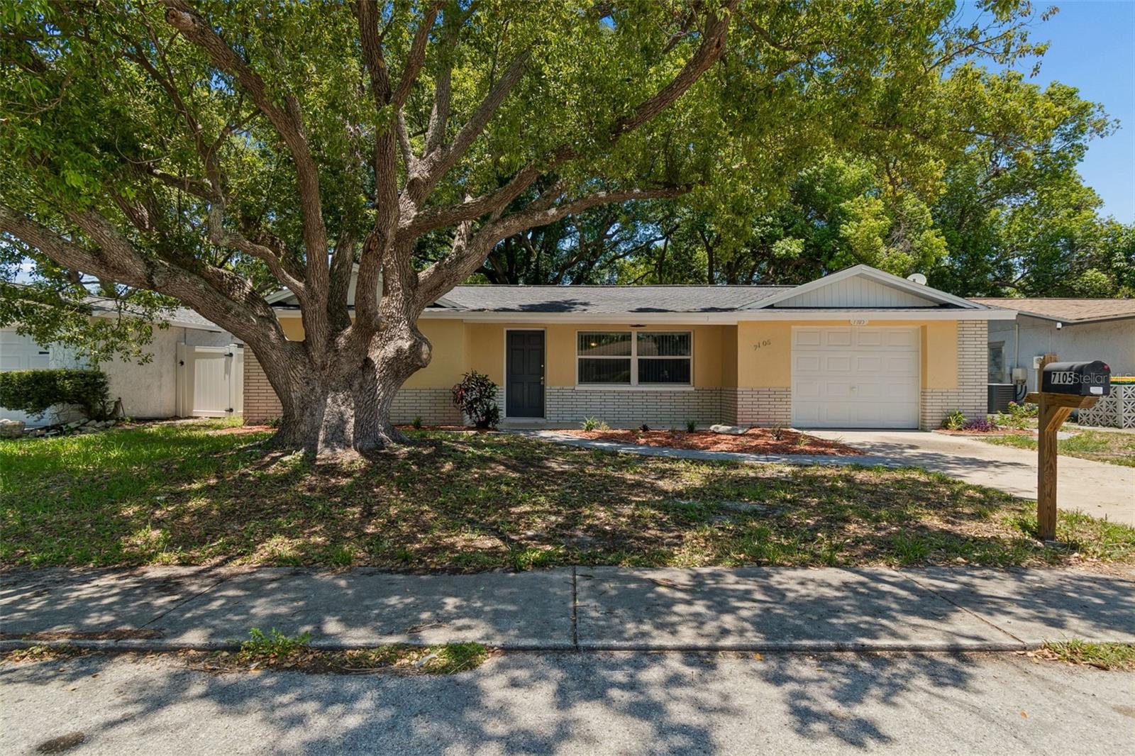 7105 Oakshire Dr