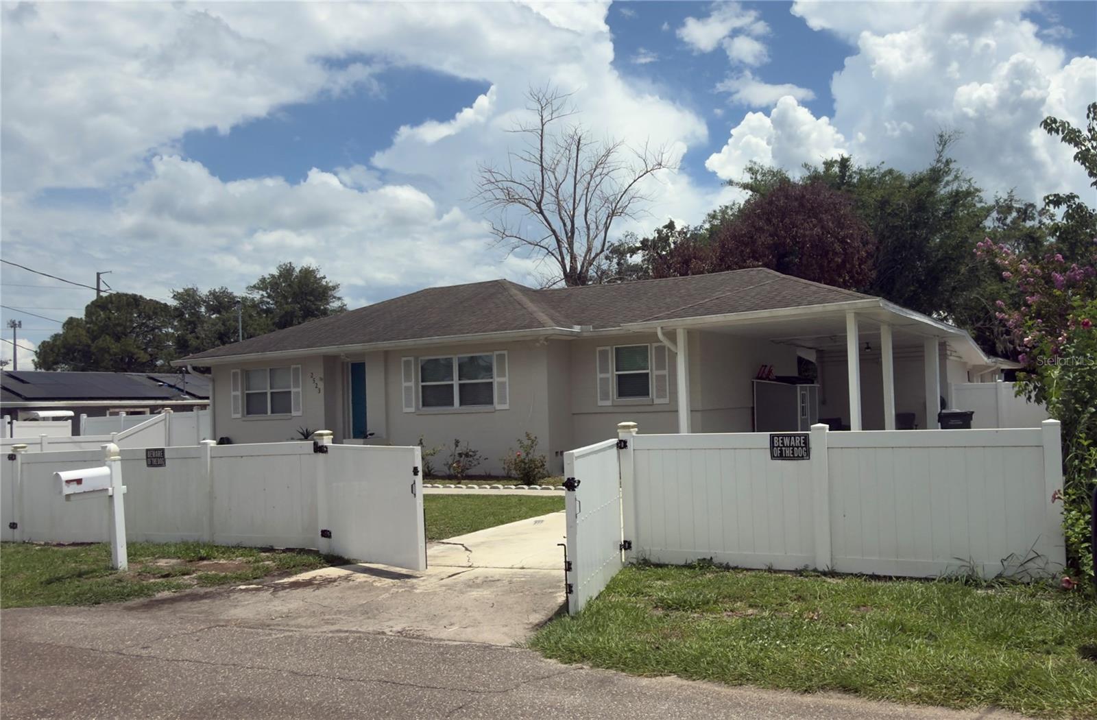 2523 Weber St