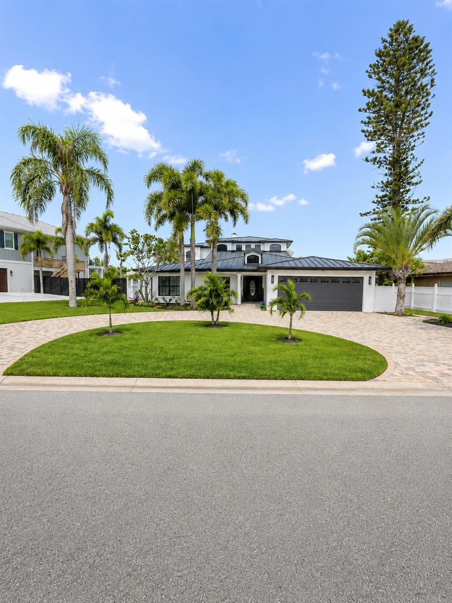 452 Bath Club Blvd N