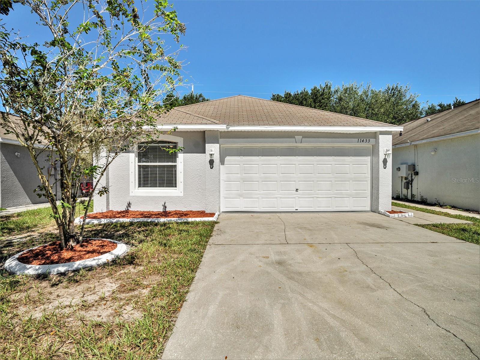 11433 Ivy Flower Loop
