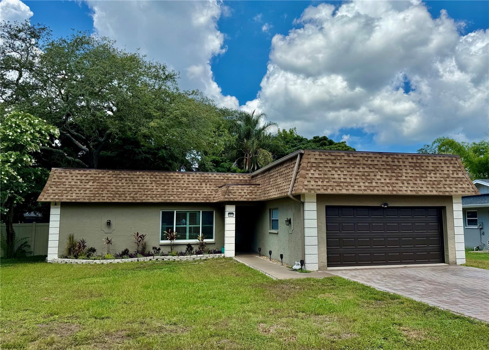 1011 Winding Oaks Dr
