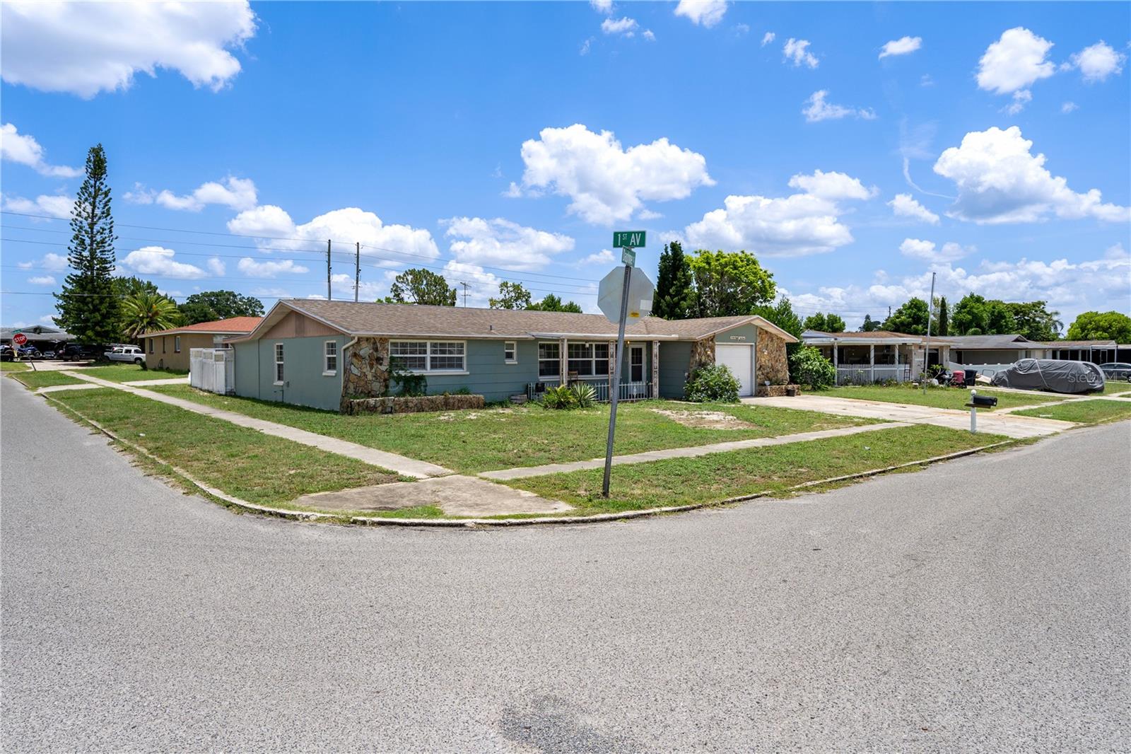 4934 Daphne St