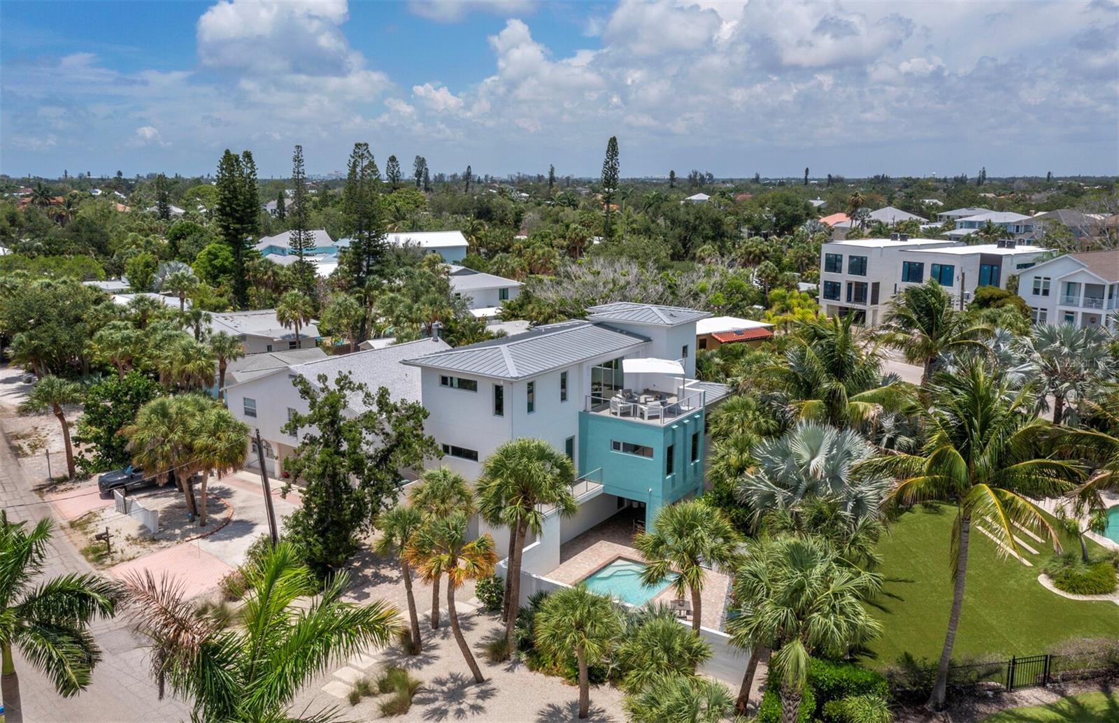 471 Island Cir