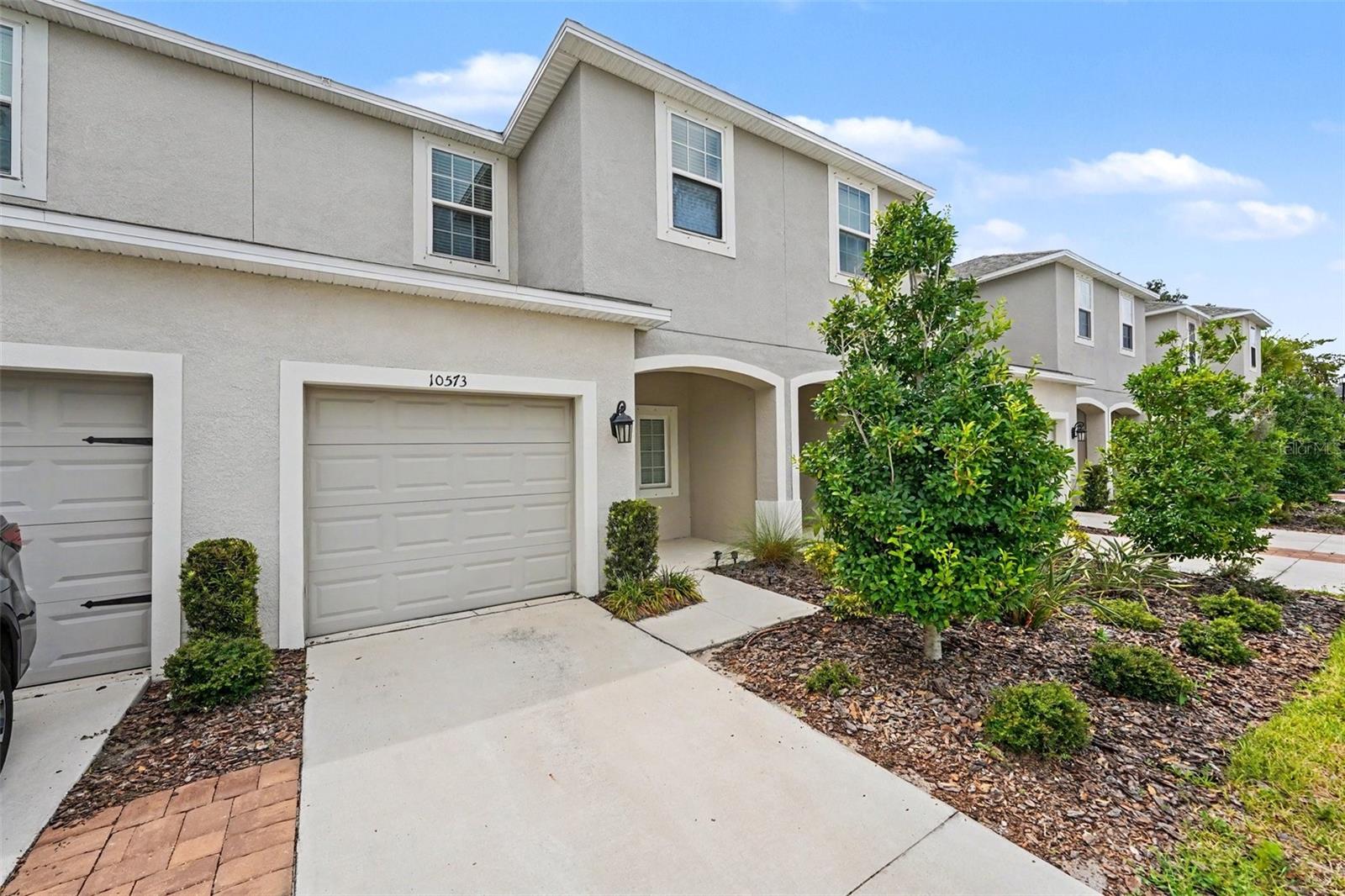 10573 Oakside Dr