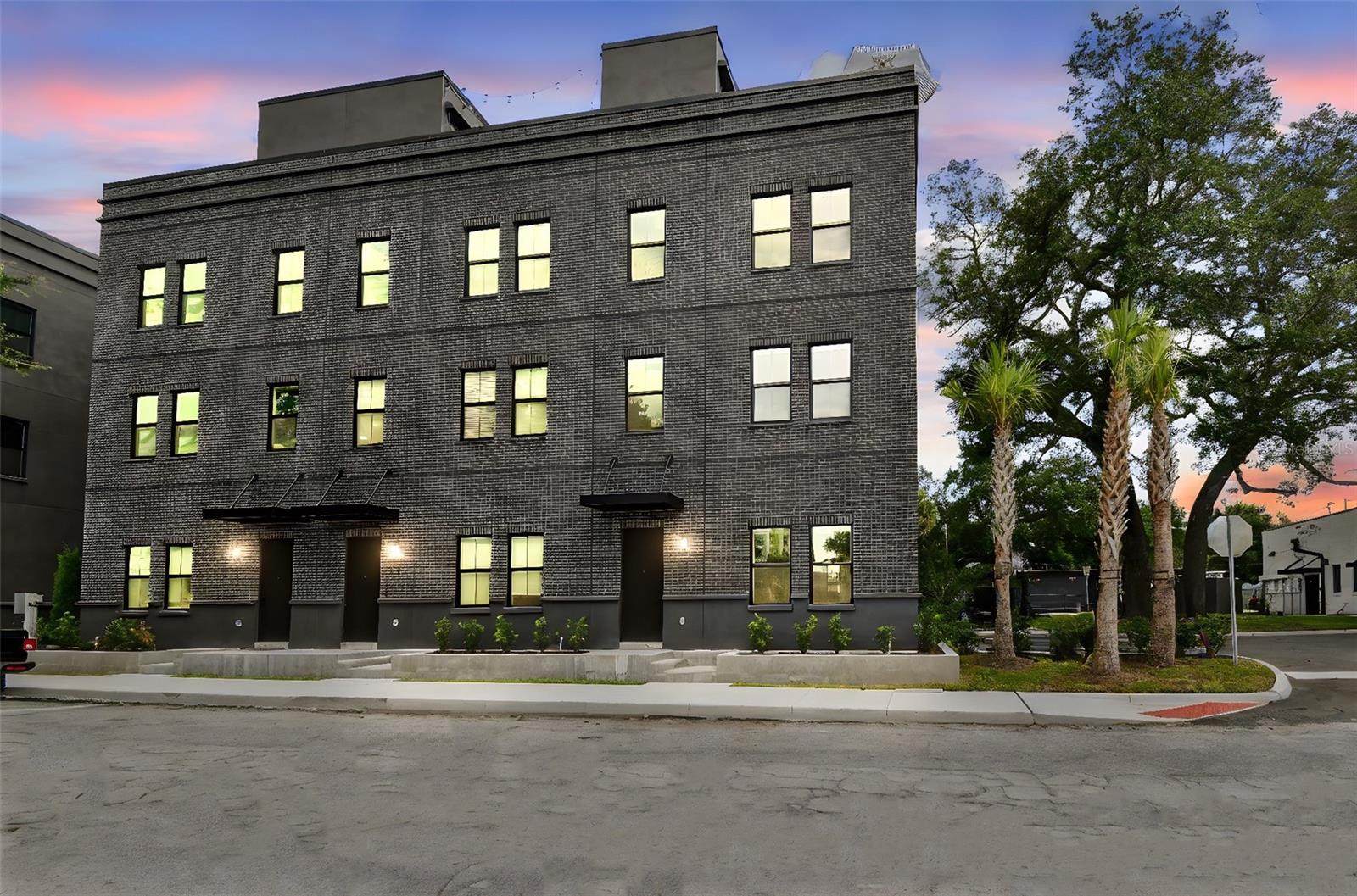 1218 E Kay St #18