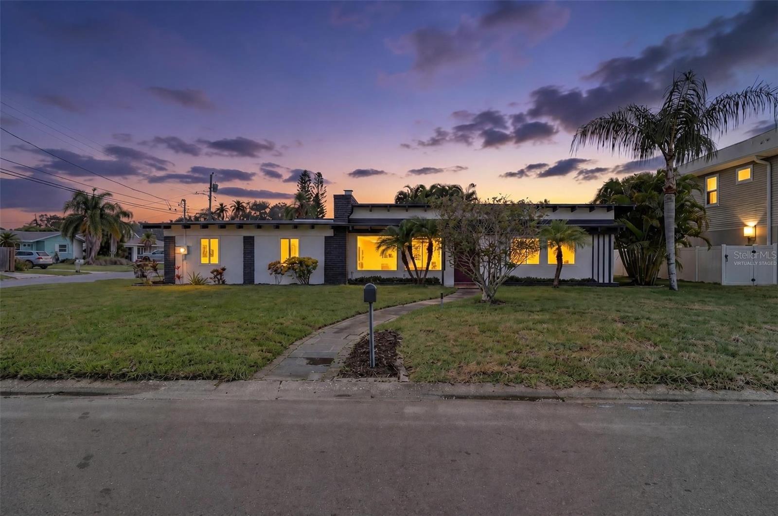63 Palm Blvd