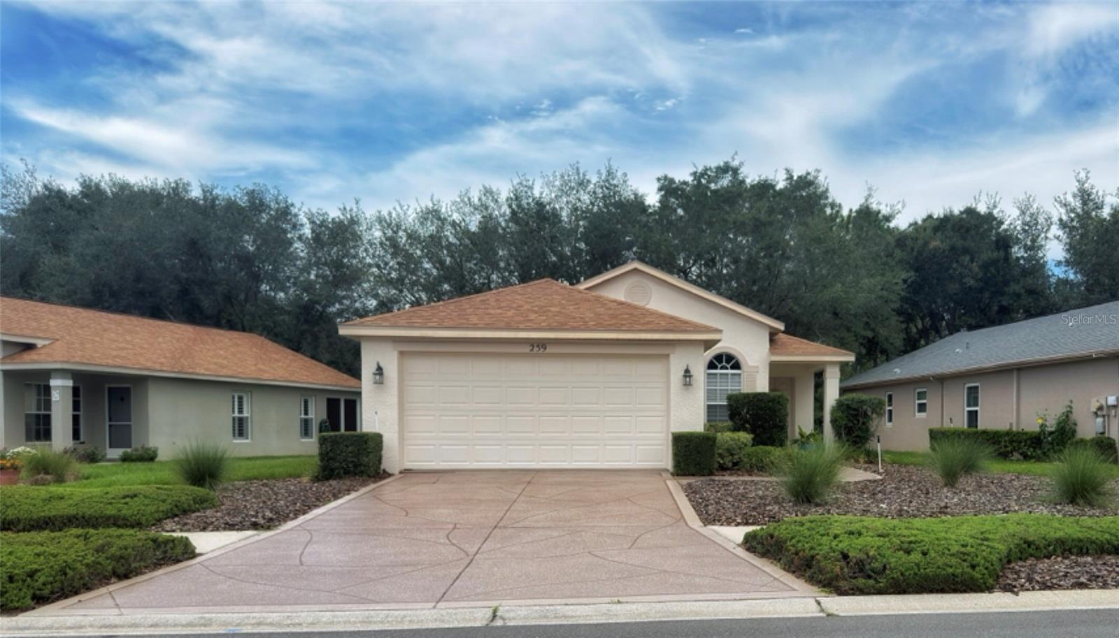 259 Center Oak Cir