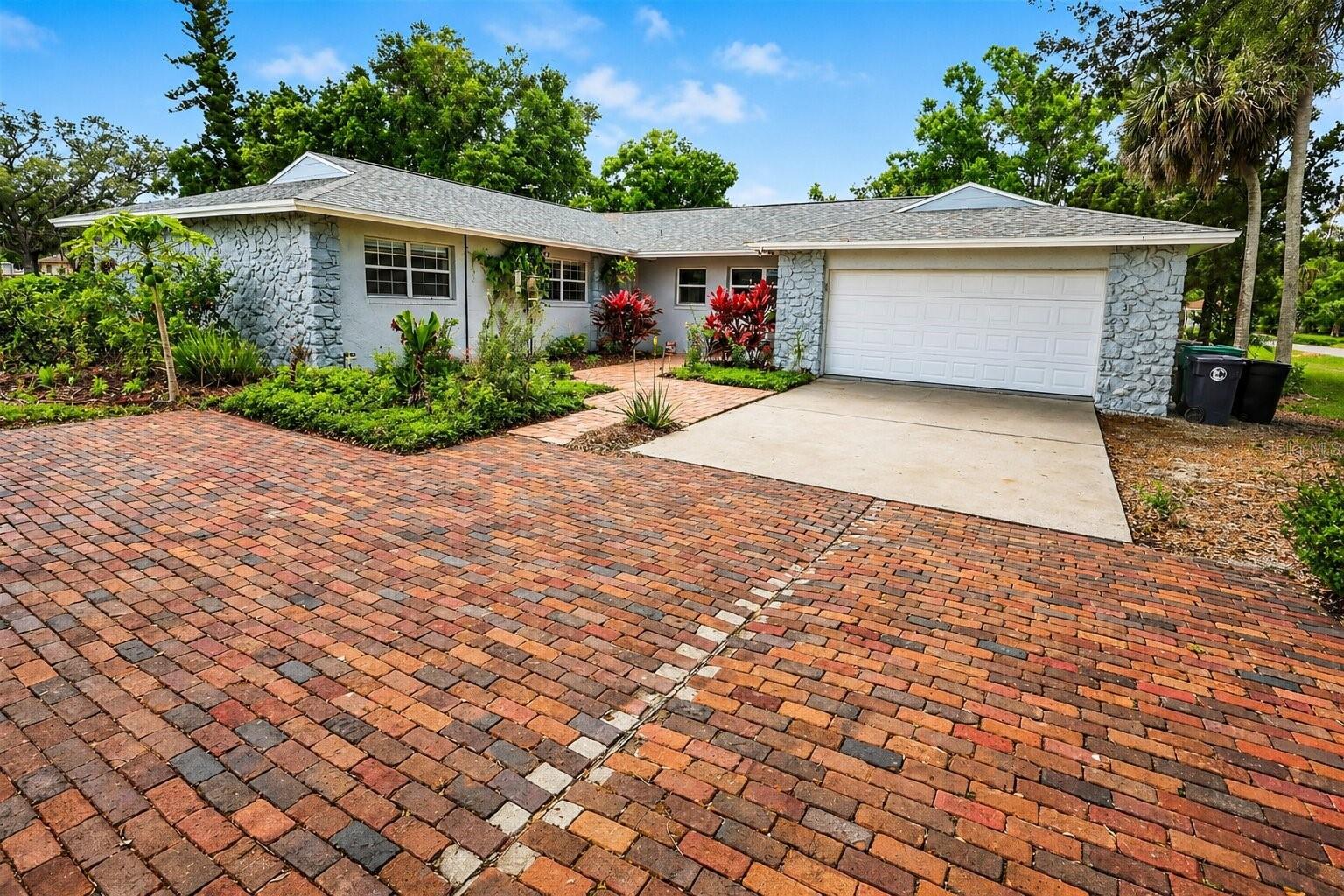 1713 14th Ave W