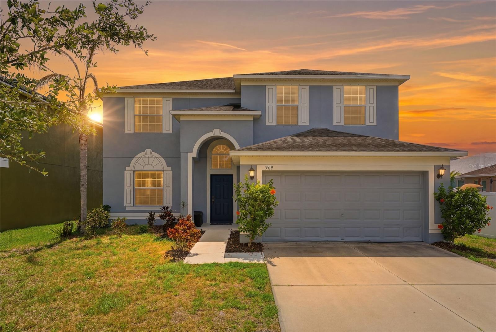 909 Meadow Glade Dr