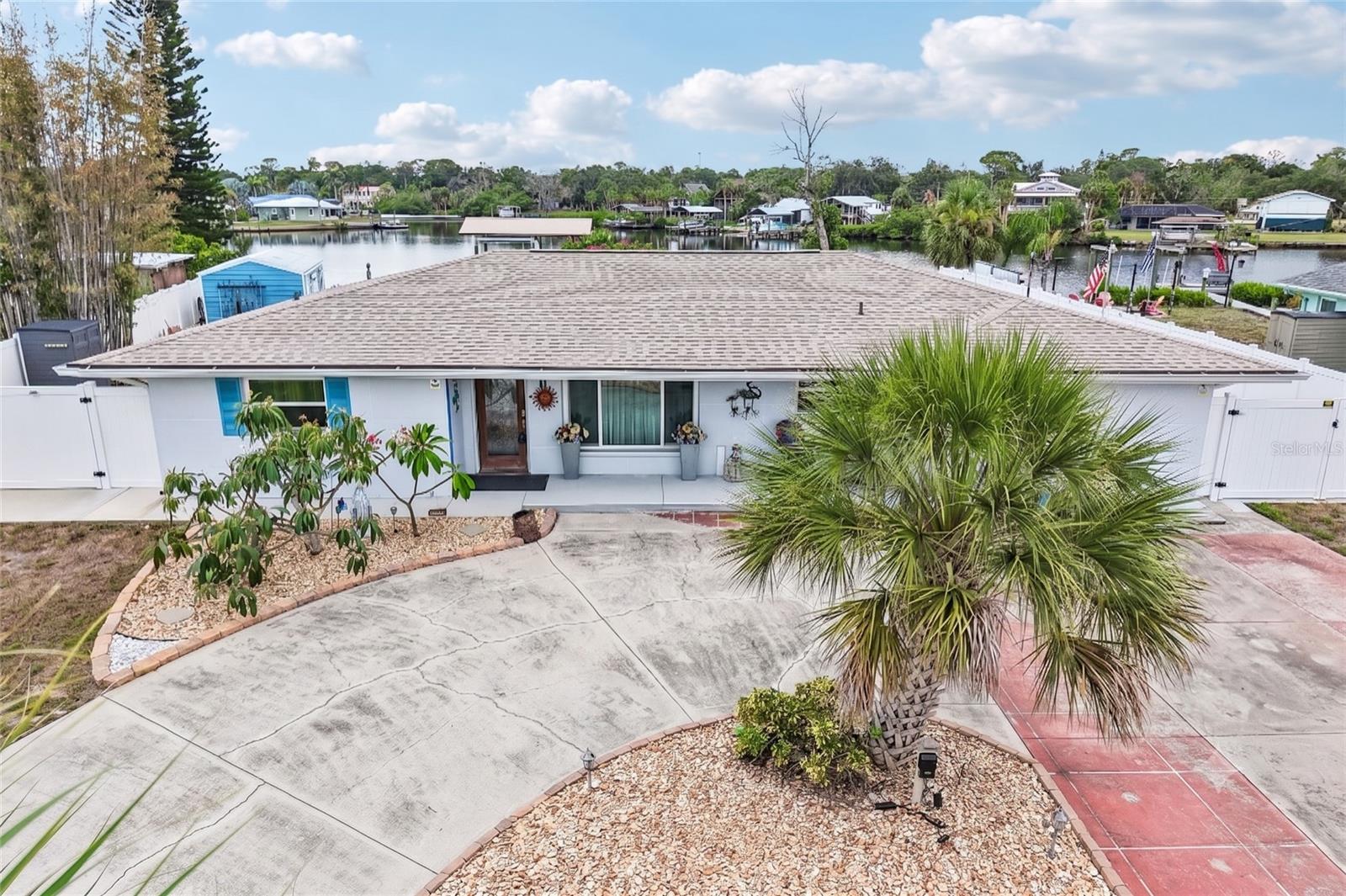 806 Blue Heron Blvd
